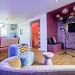 Paillettes Fever, Maison Avec Karaoke, 3 *