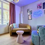 Paillettes Fever, Maison Avec Karaoke, 3 Διαμέρισμα *