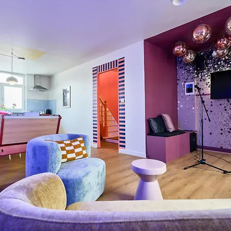 Paillettes Fever, Maison Avec Karaoke, 3 *
