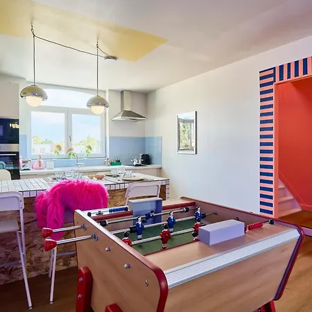 Paillettes Fever, Maison Avec Karaoke, 3 Croix