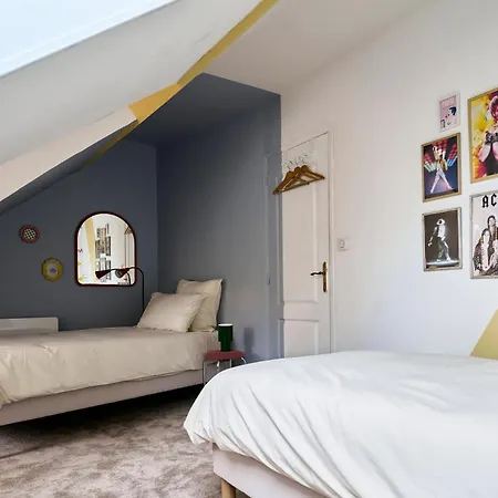 Paillettes Fever, Maison Avec Karaoke, 3 Appartement