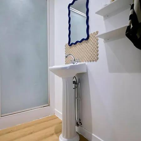 Appartement Paillettes Fever, Maison Avec Karaoke, 3