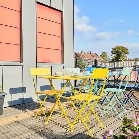 Paillettes Fever, Maison Avec Karaoke, 3 *